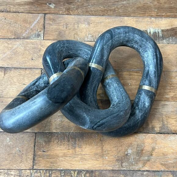 Three-Link Chain Sculpture Gray Marble With Gold Stripes Decor - Picture 4 of 6